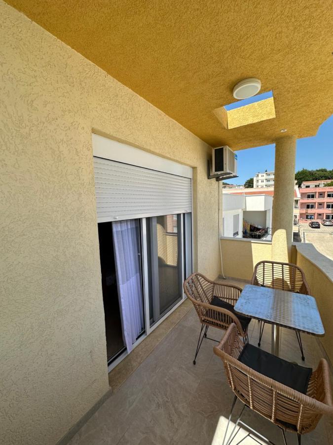 Apartments Edona Ulcinj Buitenkant foto