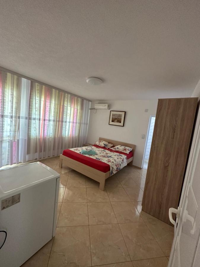 Apartments Edona Ulcinj Buitenkant foto