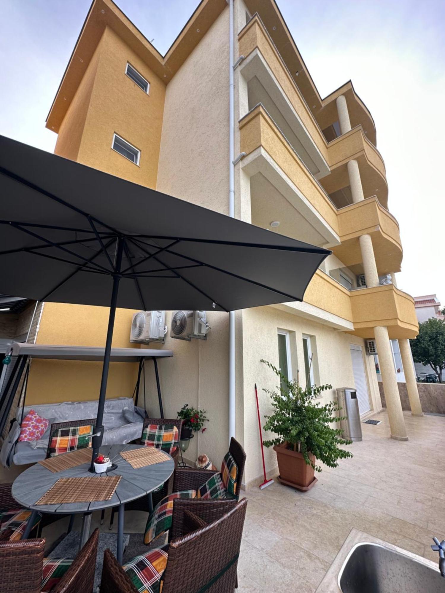 Apartments Edona Ulcinj Buitenkant foto